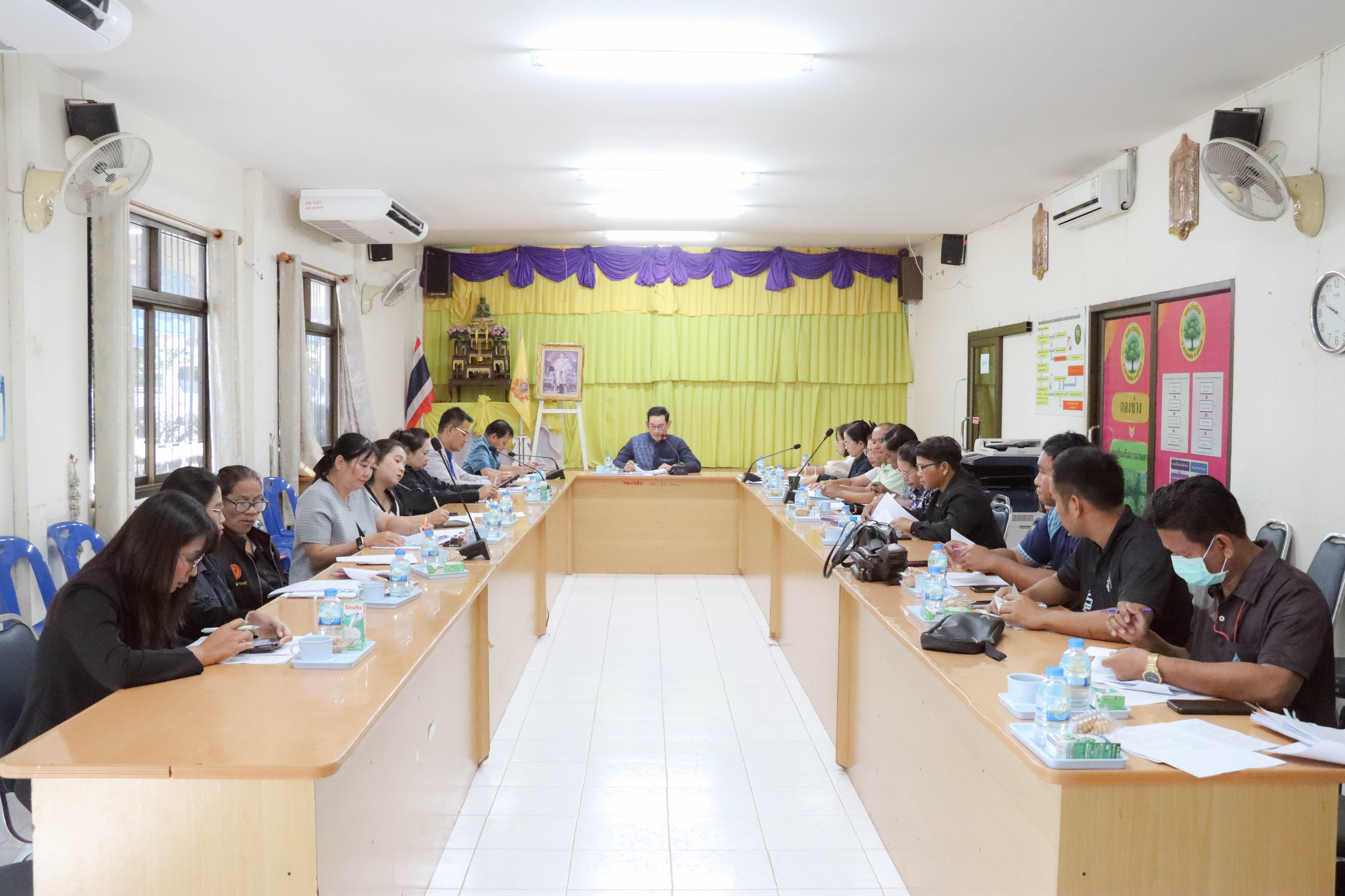 ประชุมคณะกรรมการกองทุนหลังประกันสุขภาพ อบต.บ้านไทร และคณะทำงาน